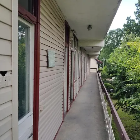 Back To The 80's Hostel *
